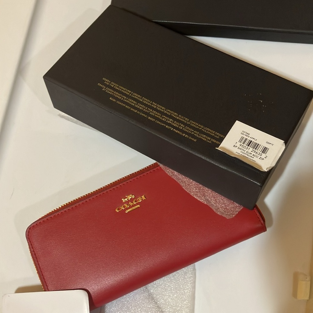 Coach BP Smth slim Accordian Zip around Red Apple leather wallet - Picture 7 of 9